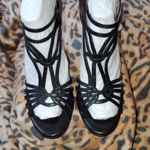 Cole Haan Verona  Nike Air T-Strap 4"Heels - Picture 13 of 13